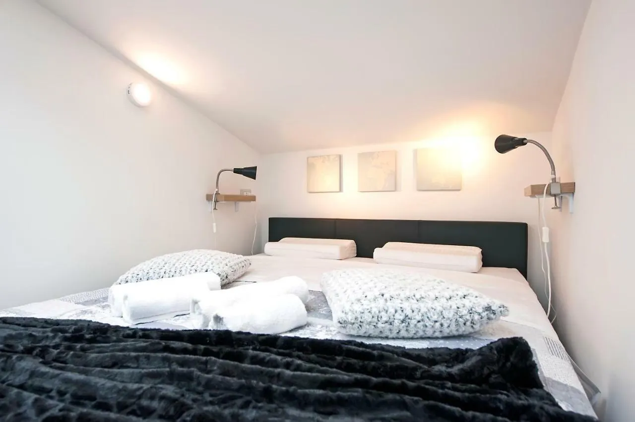Lakovich Sea View Apartments