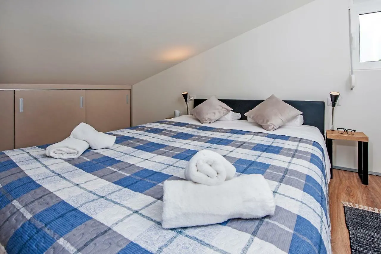 Lakovich Sea View Apartments 0*, Rovinj