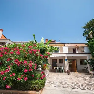  Apartment Haus Roko