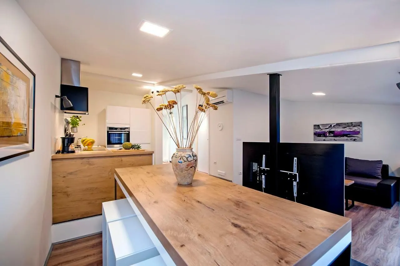 Lakovich Sea view Apartments Rovinj