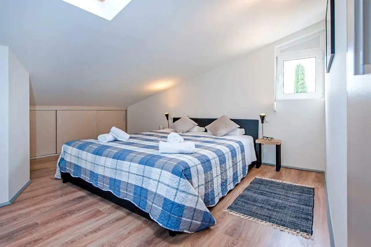 Lakovich Sea view Apartments Rovinj 0*,  Kroatien